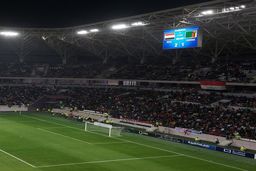 شعار هواداران عراقی علیه AFC و فدراسیون امارات