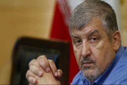 مشاور لاریجانی: آقای کوچک زاده تا لحظه آخر آویزان احمدی‌نژاد بود
