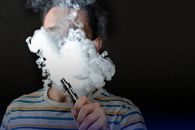 وضعیت ترسناک نوجوانان دختر و پسر معتاد به دخانیات
