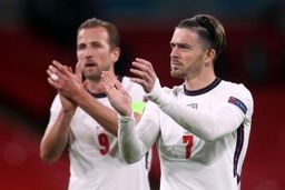 گری لیش و پاسخ به نویل در حمایت از ساوت  گیت