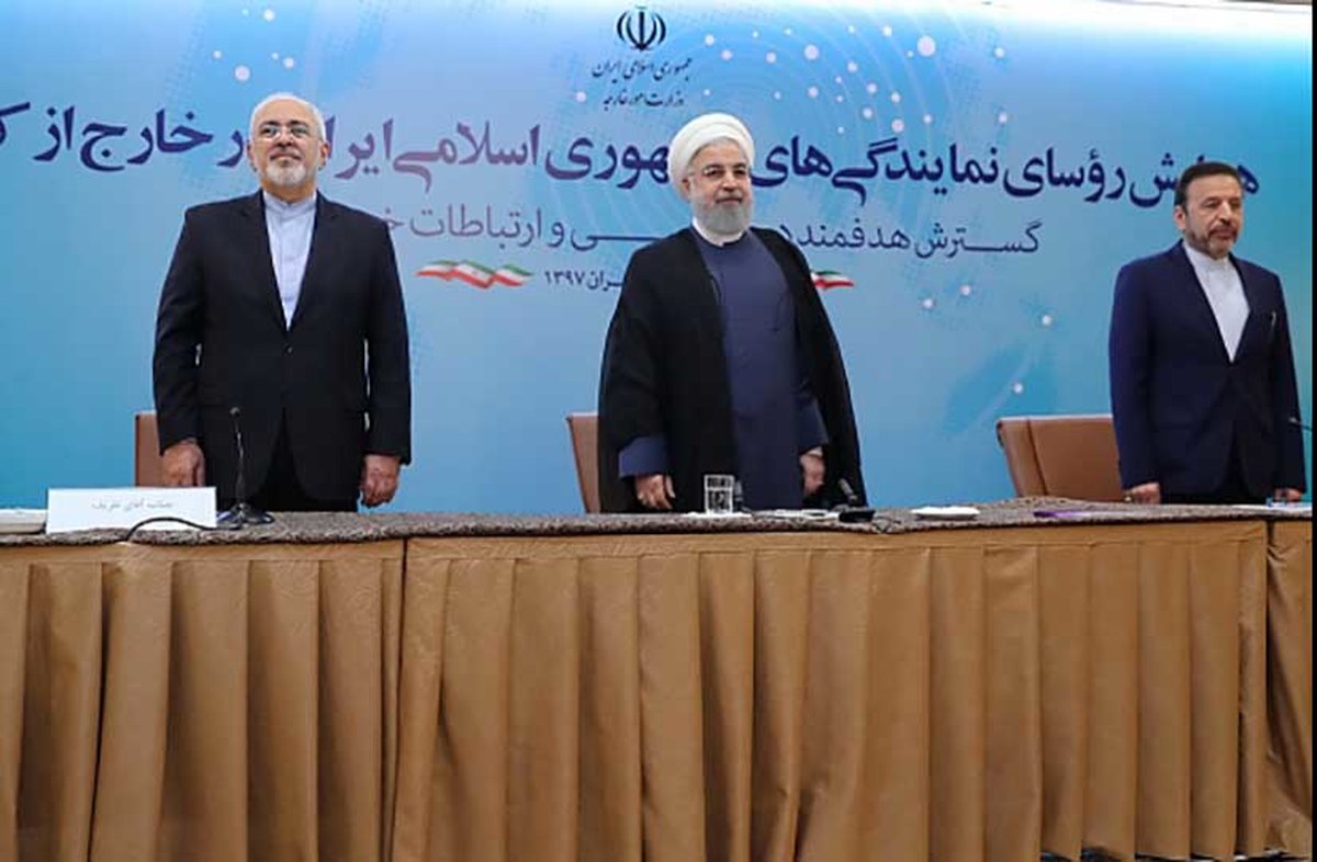 روحانی خطاب به ترامپ: ملت ایران آقاست و هرگز نوکر کسی نخواهد شد/تنگههای زیادی داریم؛ تنگه هرمز فقط یکی از آنهاست / با دم شیر بازی نکن/ سرنگونی، تجزیه، تحریم و تضعیف؛ سیاستهای اصلی آمریکا علیه ما است/ سخن گفتن با آمریکا معنایی جز تسلیم ندارد