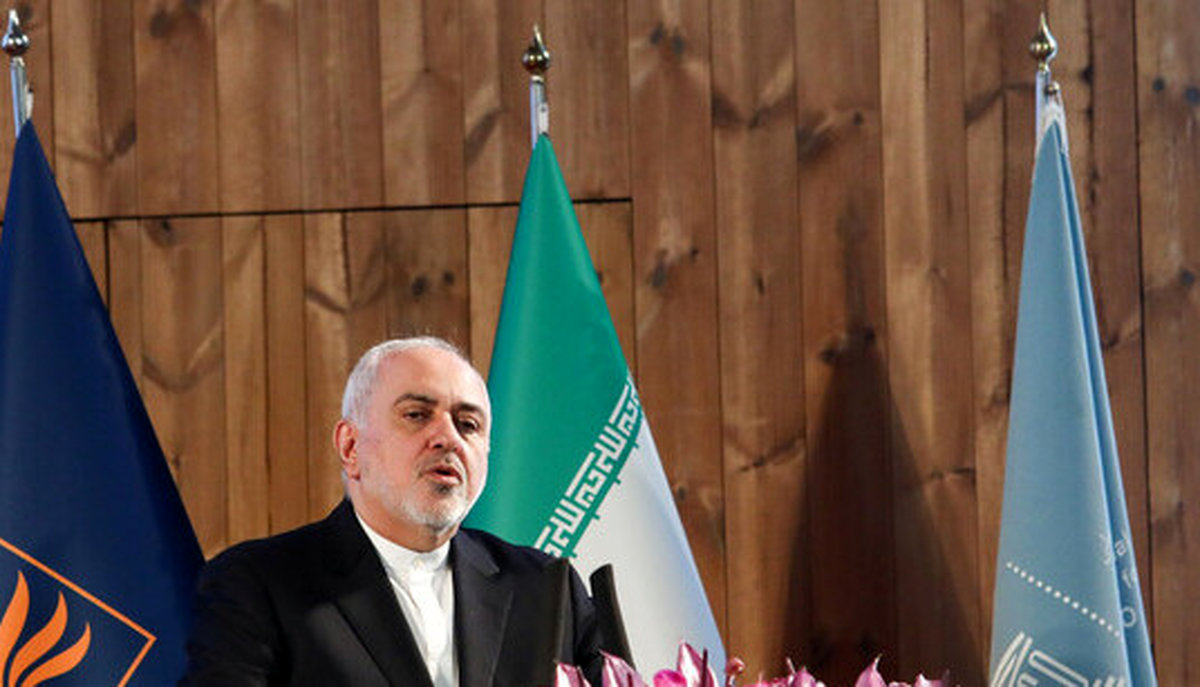 ظریف: برخی کشورها از ترس تعرض ترامپ به یکجانبهگرایی و قانون شکنی او تن دادهاند
