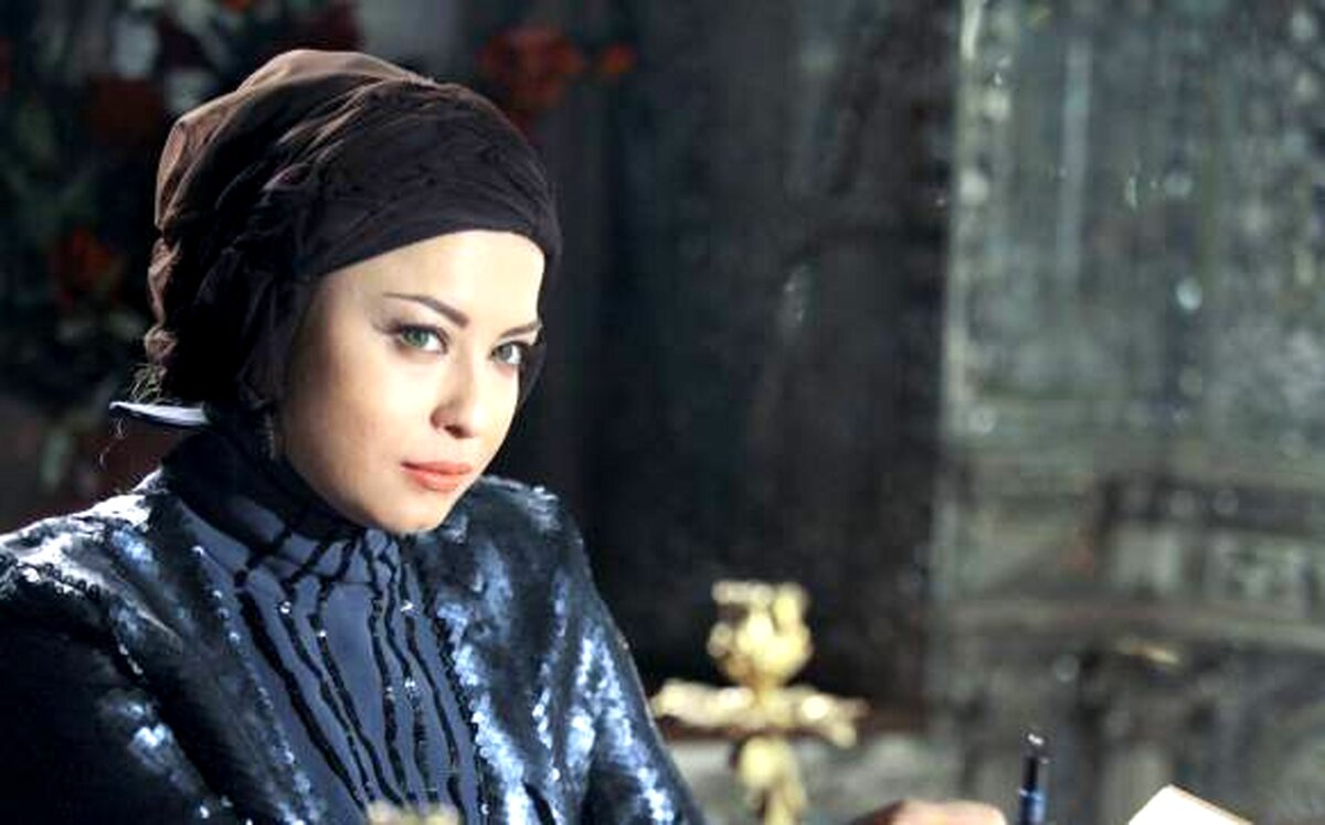 دعوای شدید مهراوه شریفی نیا با خواننده معروف | حرف های زشت مهراوه شریفی نیا در آنتن زنده
