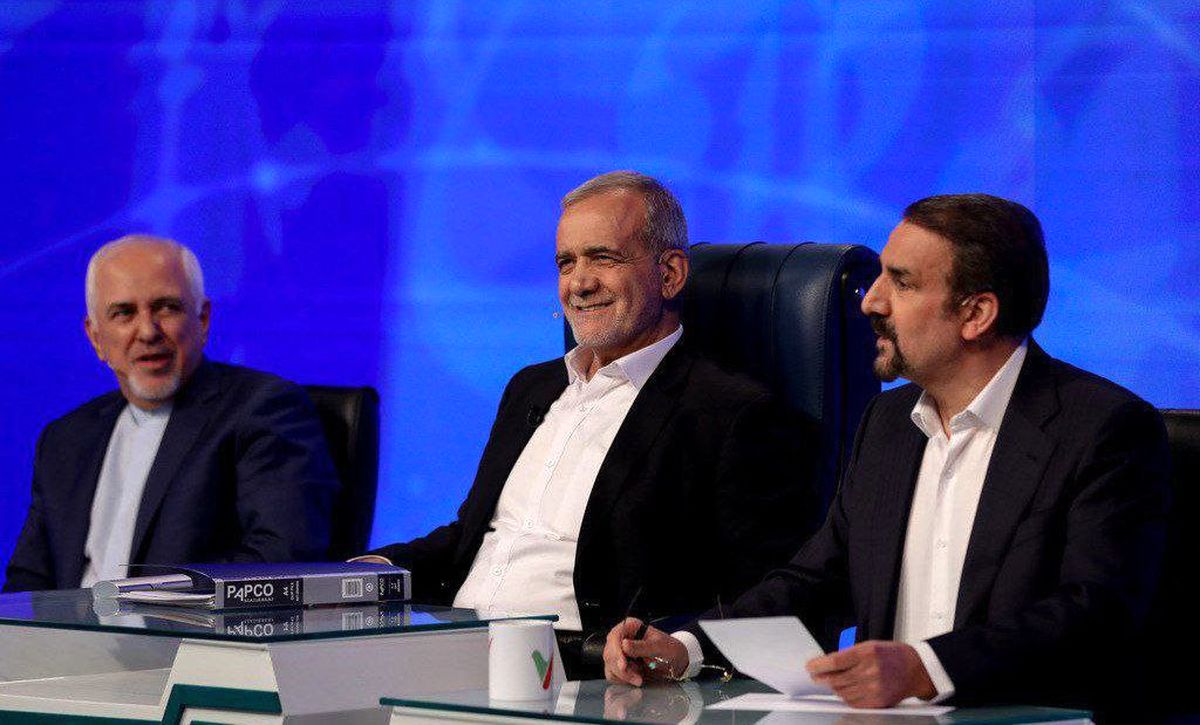 کنارهگیری ظریف به رئیس جمهور تحمیل شد