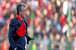 اعتراض هواداران پرسپولیس مقابل مجلس+۴درخواست