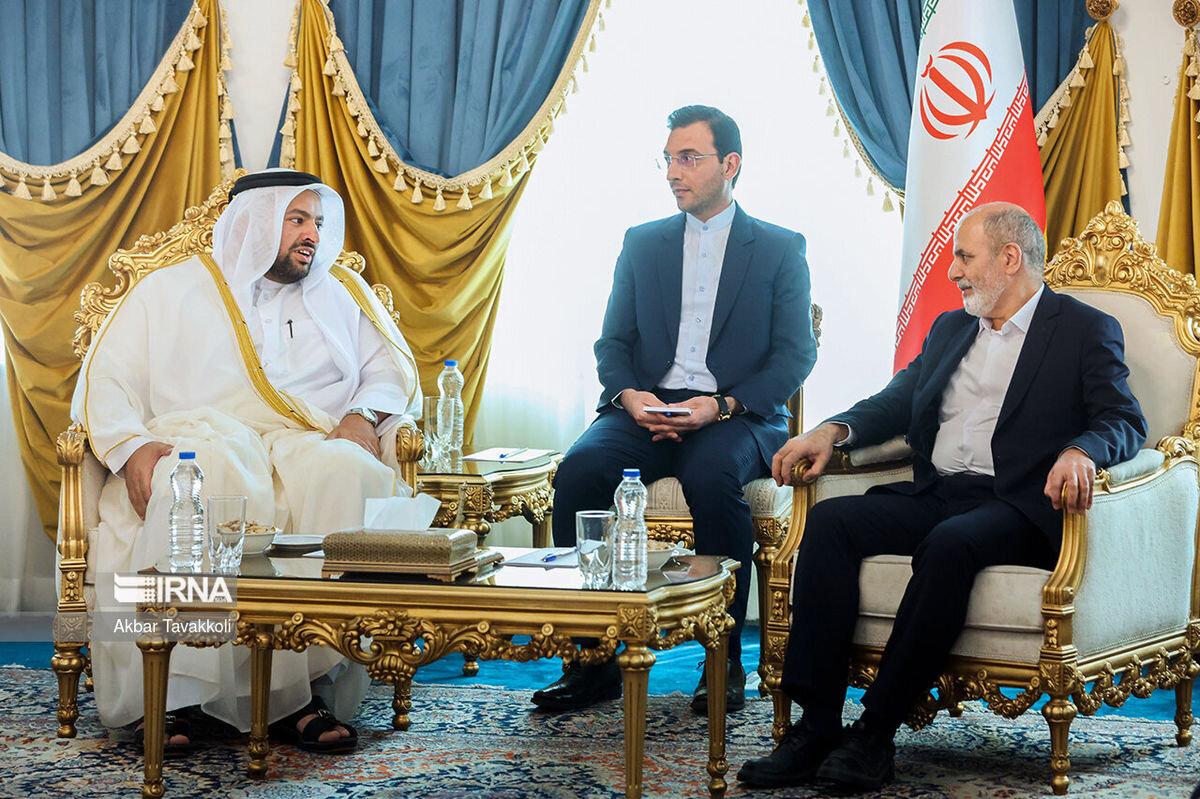 پیام کتبی نخست‌وزیر قطر تقدیم احمدیان شد