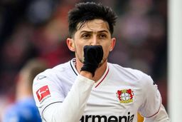  سوپر گل سردار آزمون با فقط یک پاس سالم