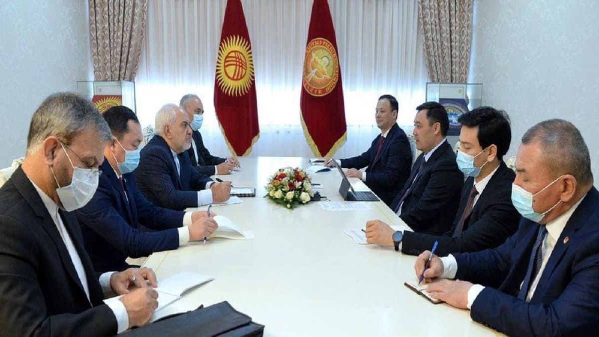 دیدار و گفتوگوی ظریف با رئیسجمهور قرقیزستان