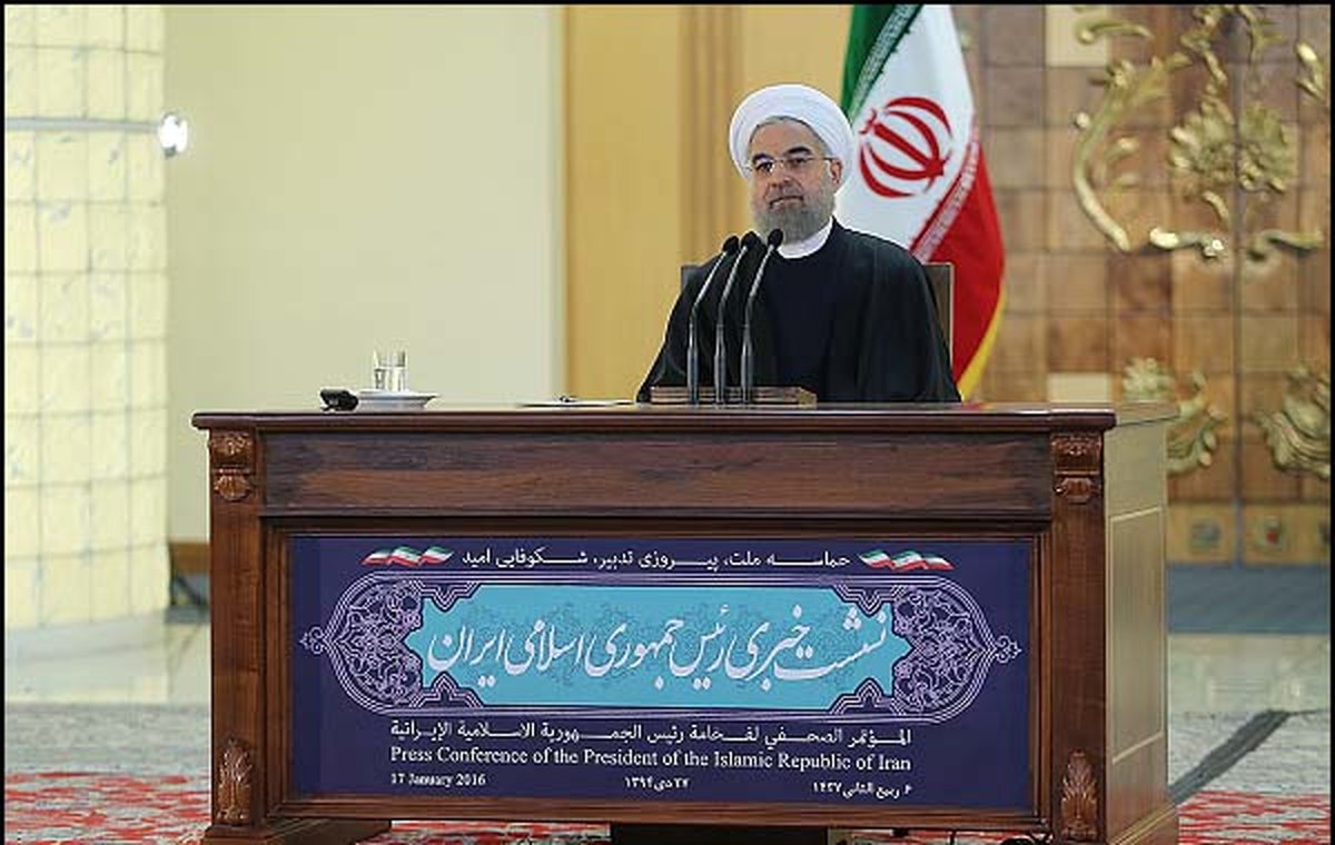 به برجام خوشبین و به آمریکا بدبینیم / عده قلیلی از لغو تحریم ها خوشحال نیستند