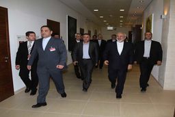 باید صلابت ایرانی را روی صحنه بیاوریم/ مگر قرارمان «هرگز یک ایرانی را تهدید نکنید» نبود؟/ سایه جنگ را برداشتید، سایه تحقیر و تهدید را هم بردارید/ از همین لهستان شروع کنید/ 48 ساعت برای خروج از ایران به آنها فرصت دهید/ ماجرای توهین این چند دیپلمات اروپایی 