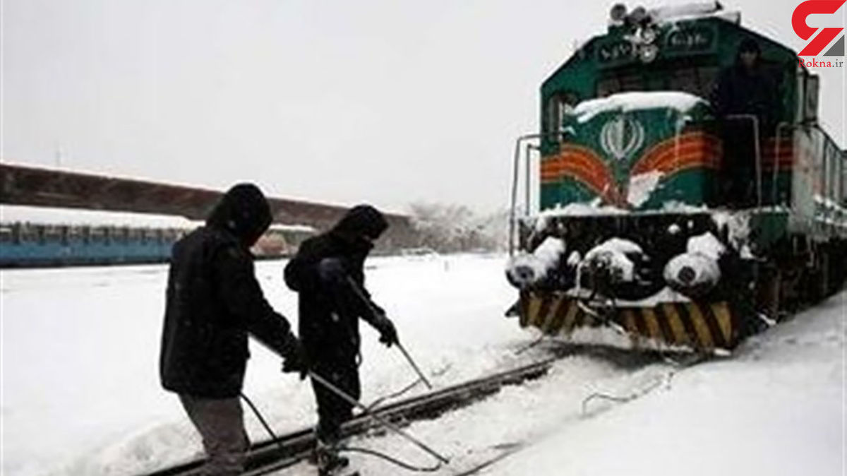 بی‌احترامی رئیس قطار ۳۶۹ به مسافران گرفتار در سرمای شدید + جزئیات