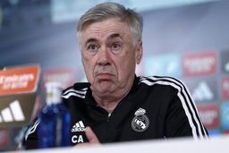 پاسخ آنجلوتی به آرسنال: کا ما وین گا تکان نمی‌خورد