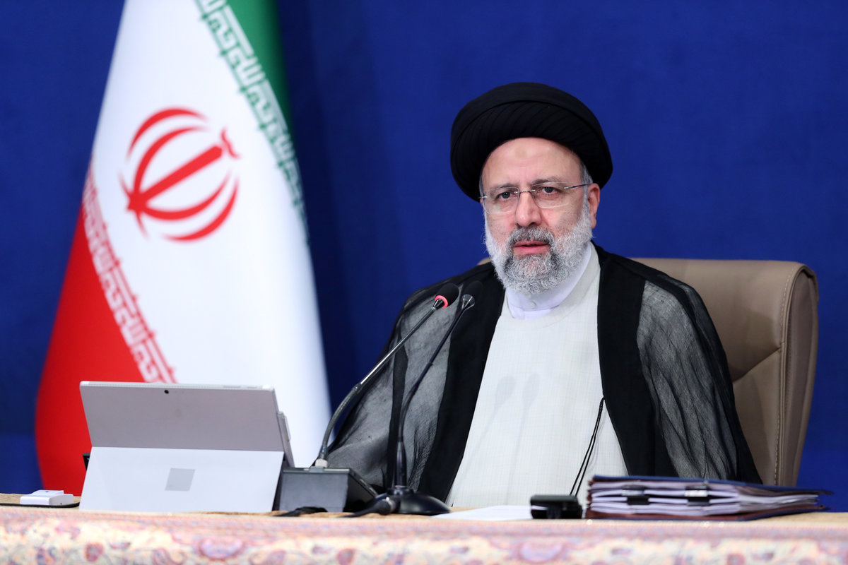 دستور رئیسجمهور برای پرداخت مطالبات معوقه معلمان؛ مدارس اول مهر بازگشایی میشود