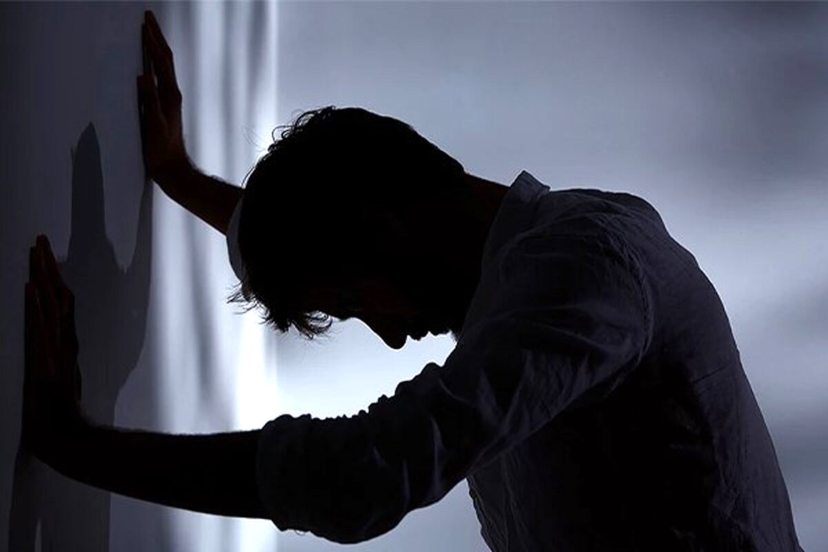 کمبود چه ویتامینی باعث افسردگی میشود؟