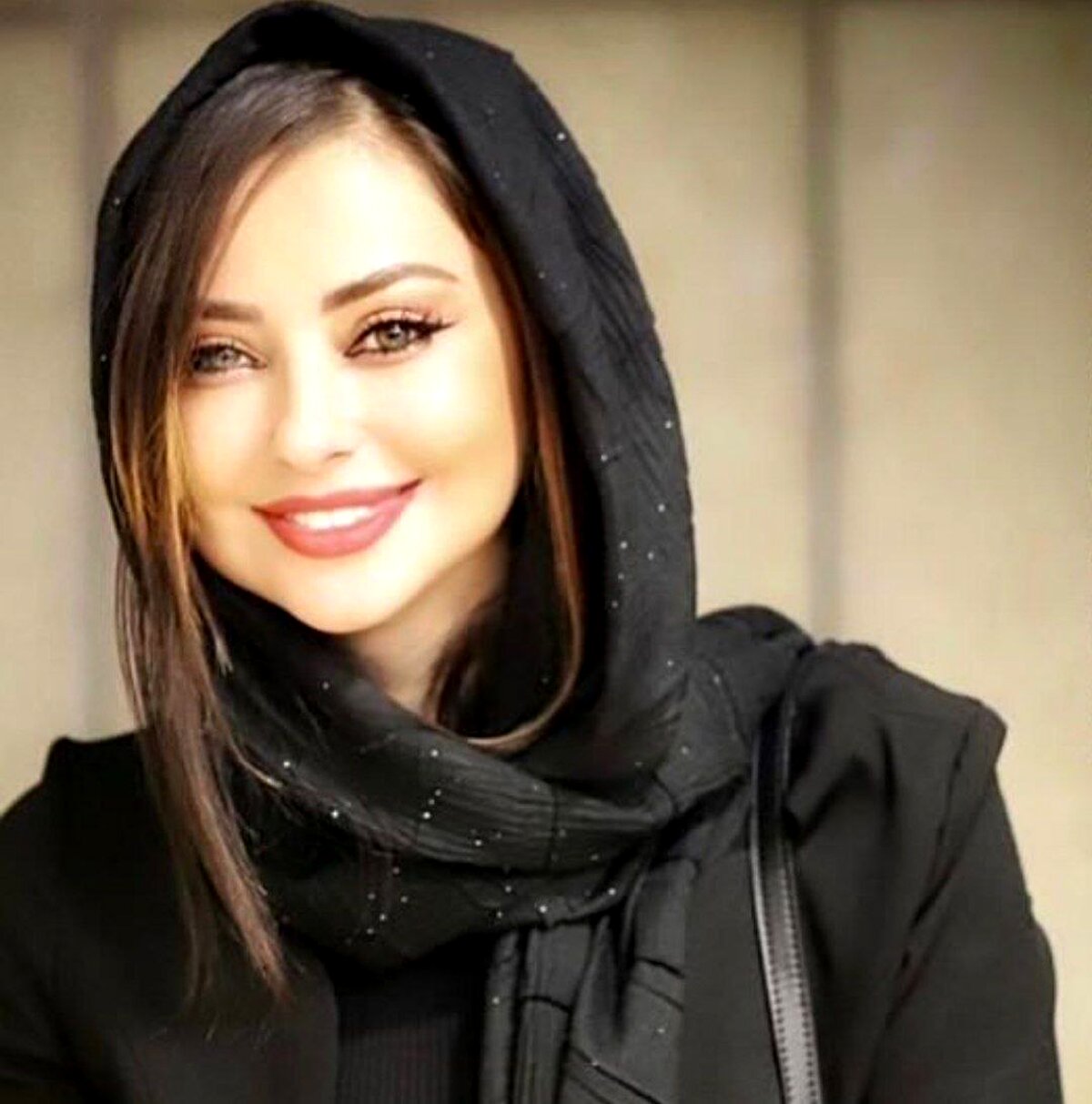 رونمایی نفیسه روشن از حیوان خونگی اش | خانم با این حیوان خونگی گرون قیمت چه پزی میده