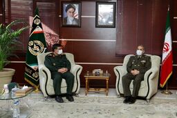 فرمانده نیروی دریایی سپاه به دیدار وزیر دفاع رفت