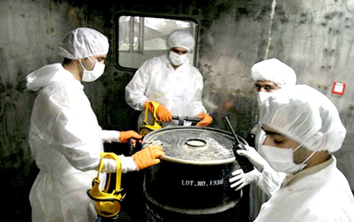 آمریکا با ایران معامله می‌کند /  خرید 32 تن آب سنگین از ایران / بیانیه مخالفان برجام در آمریکا