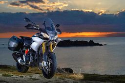 خرید بیمه موتور با شرایط عالی و متناسب با بودجه شما( شهریور 1401)