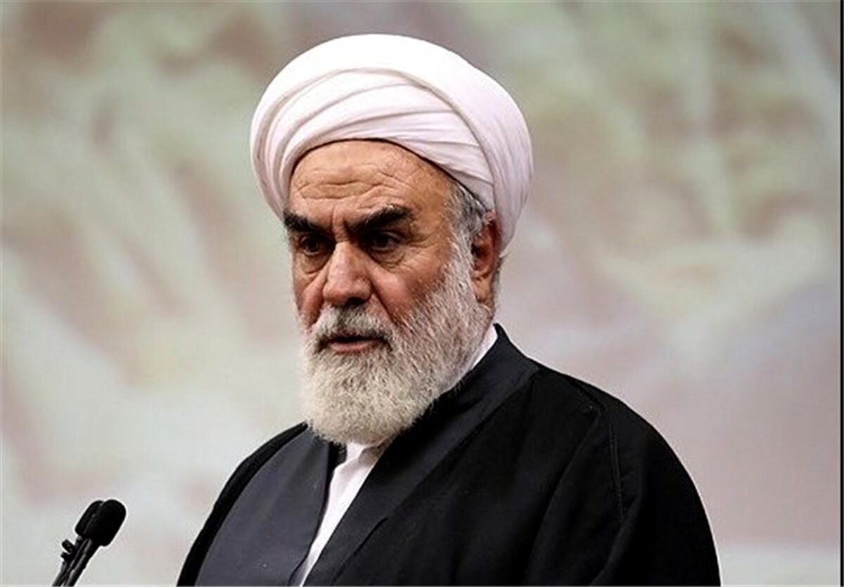 رئیس دفتر مقام معظم رهبری: برخی ککشان هم نمی‌گزد که مردم در مضیقه اقتصادی هستند