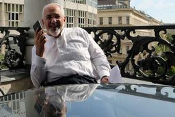 ظریف در دام حقوقی کری افتاد