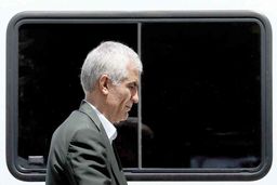 به‌دنبال شهردار سوم
