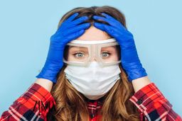 بررسی مشکلات ریزش مو پس از تزریق واکسن کرونا