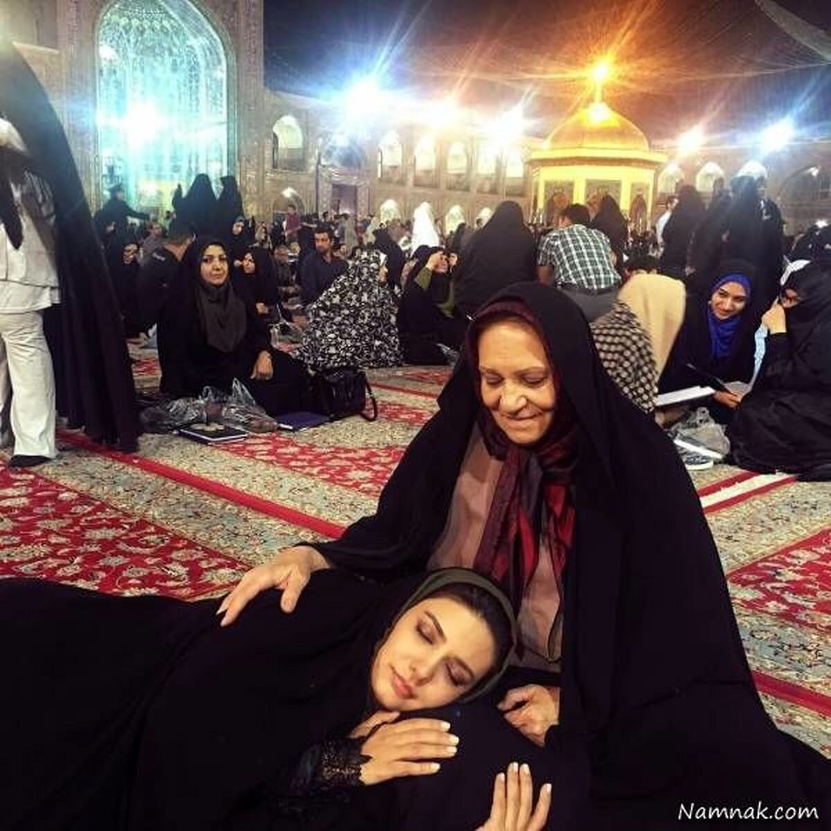 لیندا کیانی و مادرش در حرم امام رضا (ع) + عکس