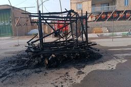  نخل عزاداری چند صد ساله اردستان در آتش سوخت