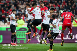  لیگ برتر؛ آیا علی کریمی پدیده را از پرسپولیس دور 
می کند