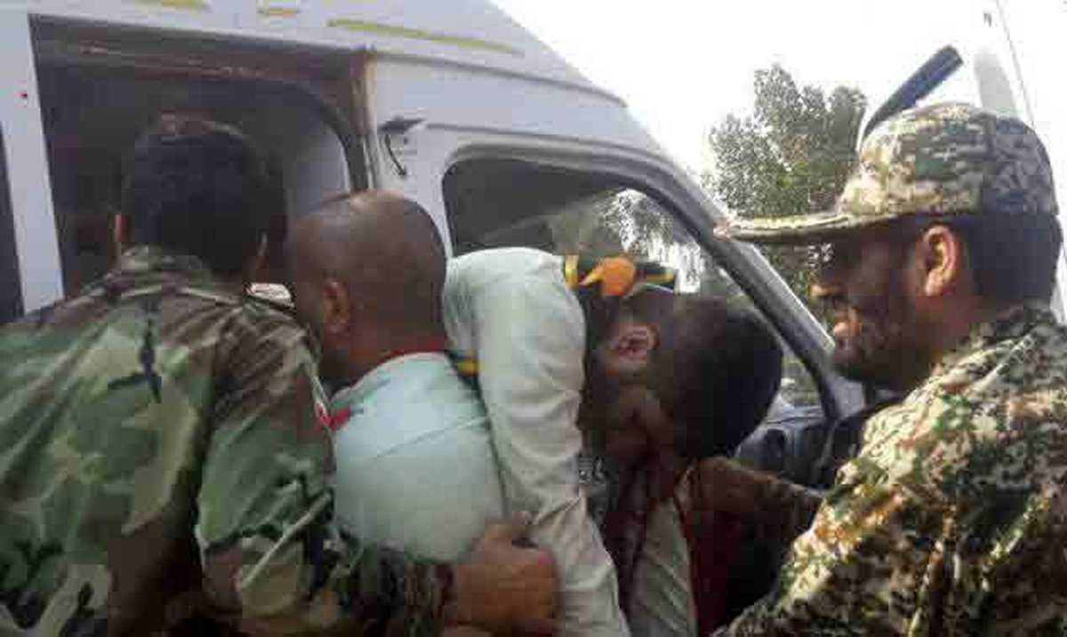 حمله تروریستی به رژه نیروهای مسلح در اهواز/ تروریست ها به جریان "الاهوازیه" وابسته هستند /تروریست‌ها جایگاه محل سخنرانی و یگان‌های رژه رونده سپاه را هدف قرار داده‌اند