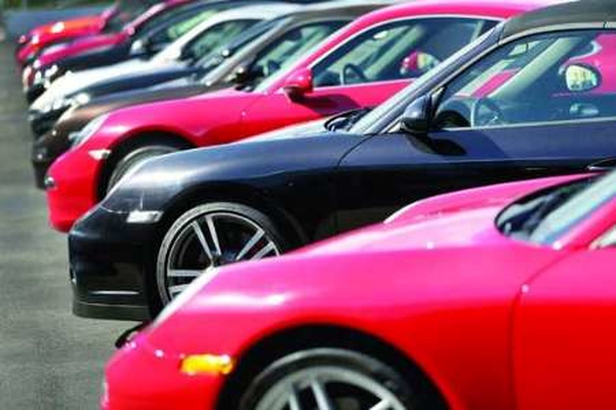 یک مقام صنفی:شفافیت در بازار خودروهای خارجی از دست رفت/ وجود حباب قیمتی