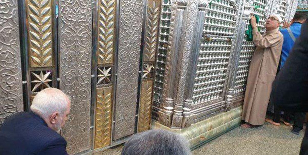 دکتر ظریف در بارگاه مطهر حضرت زینب(س)