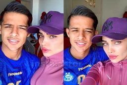 حاشیه جدید زن مهدی قایدی در دبی| لباس نامتعارف همسر مهدی قایدی در قایق