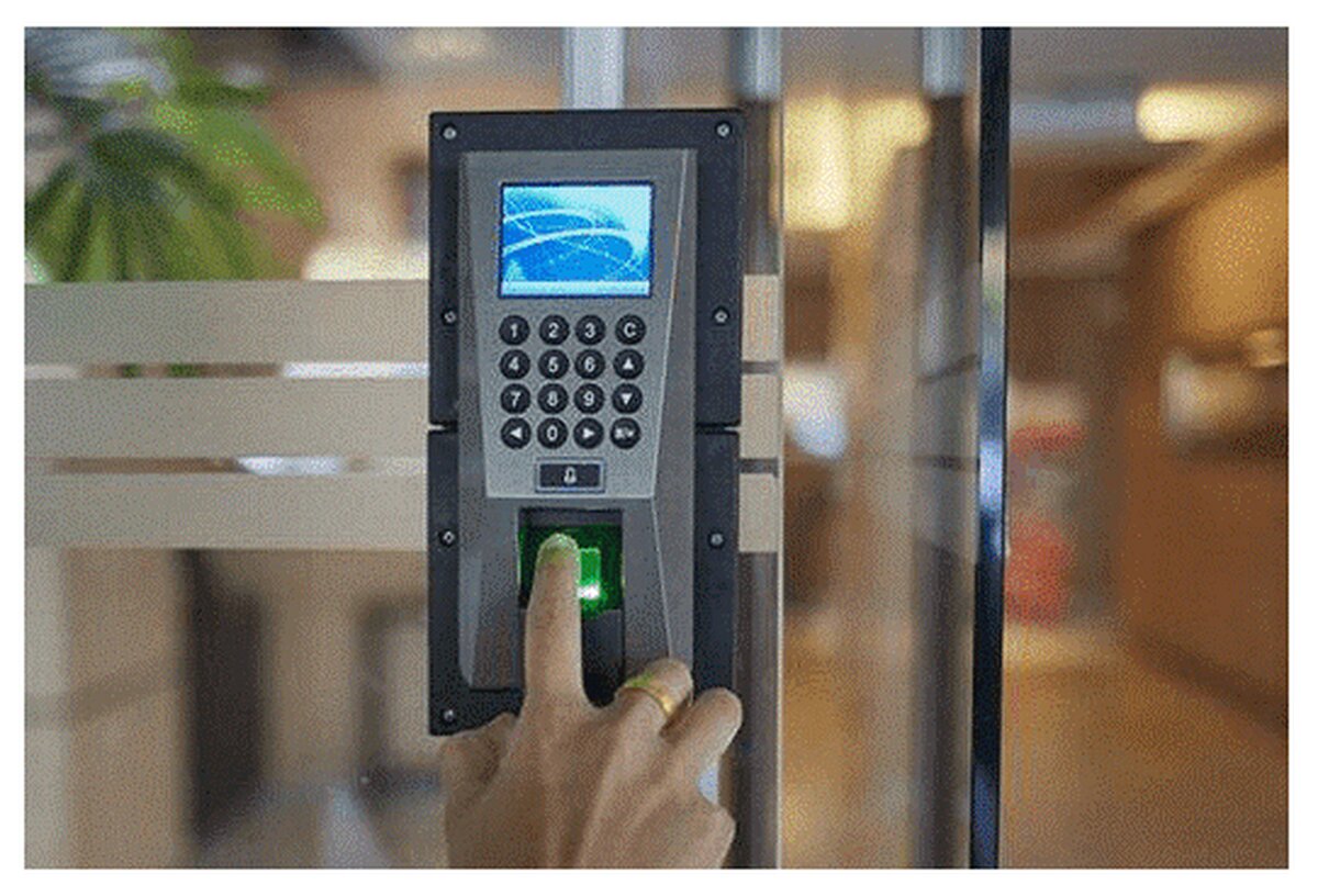 سیستم کنترل تردد با اثر انگشت چگونه کار میکند؟