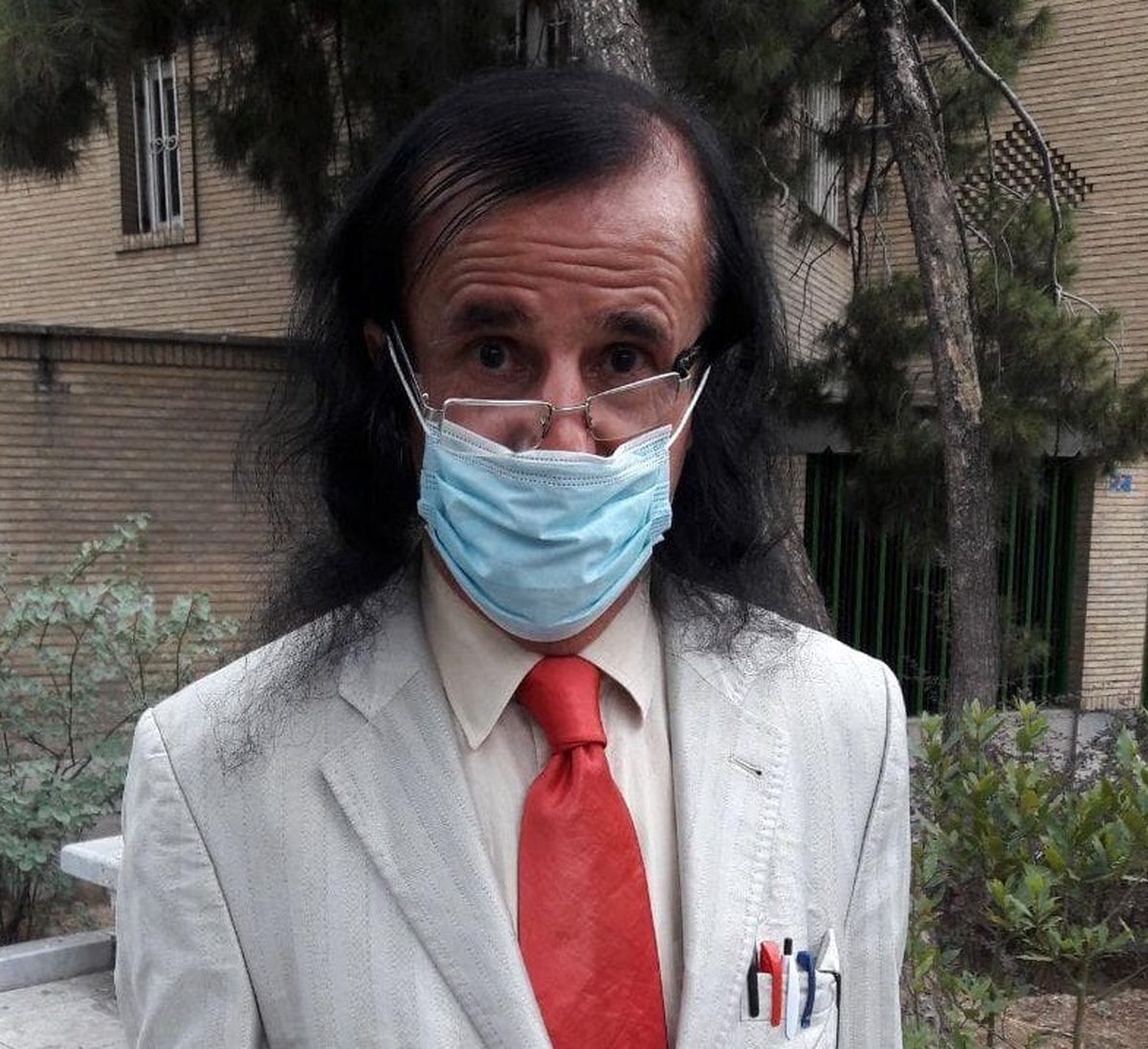 داوطلبی با وعده ۱۲۰ میلیونی برای فرزندآوری؛ رقیبم را پدر نزاییده است