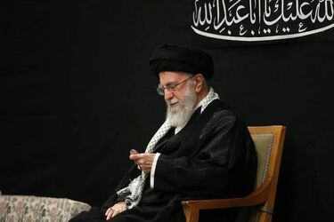 رهبر انقلاب در حسینیه امام ره