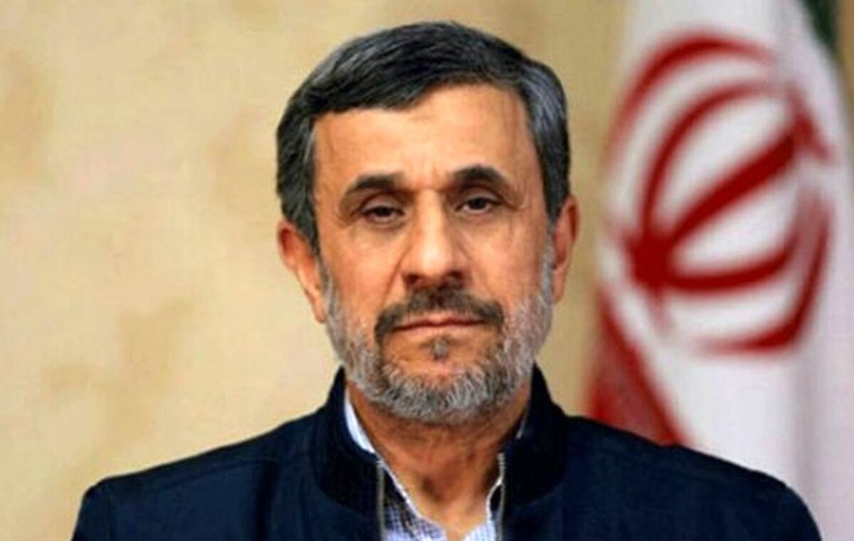 فعال اصولگرا: احمدی نژاد مریض لاعلاج است
