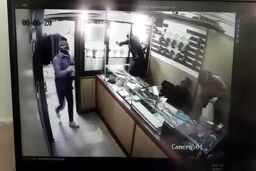  سرقت ترسناک مسلحانه طلا فروشی در اسلامشهر+فیلم