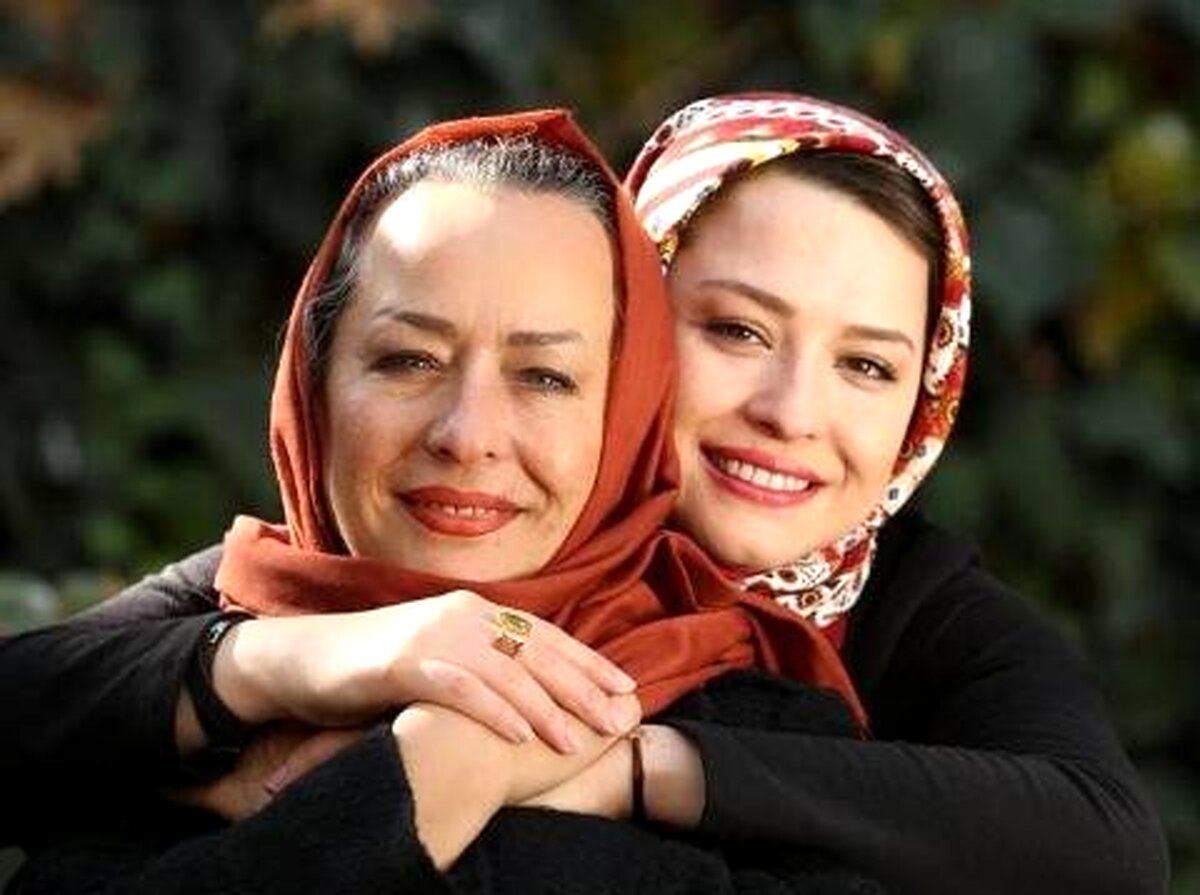 عکس مهراوه شریفی نیا با مادرش