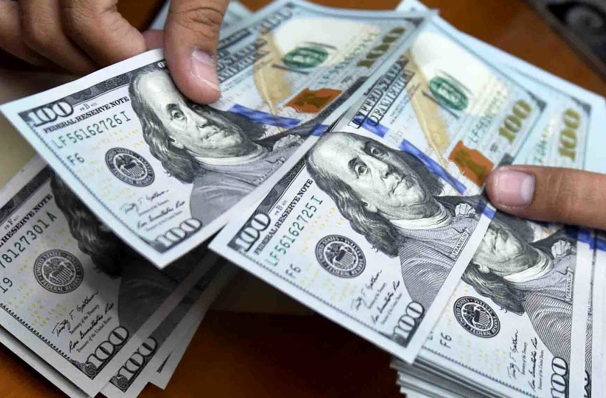 ریزش قیمت دلار در ۲۱ مهر ۱۴۰۴ | آیا دلار به کانال ۱۰۰ هزار تومان بازمی‌گردد؟
