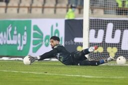 توضیح فدراسیون فوتبال پیرامون 2 گلر استقلال