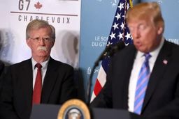 رفیق سابق و دشمن فعلی ترامپ خود را تسلیم کرد