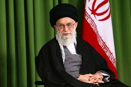 کمک ۵۰۰ میلیون تومانی رهبر انقلاب برای آزادی زندانیان نیازمند