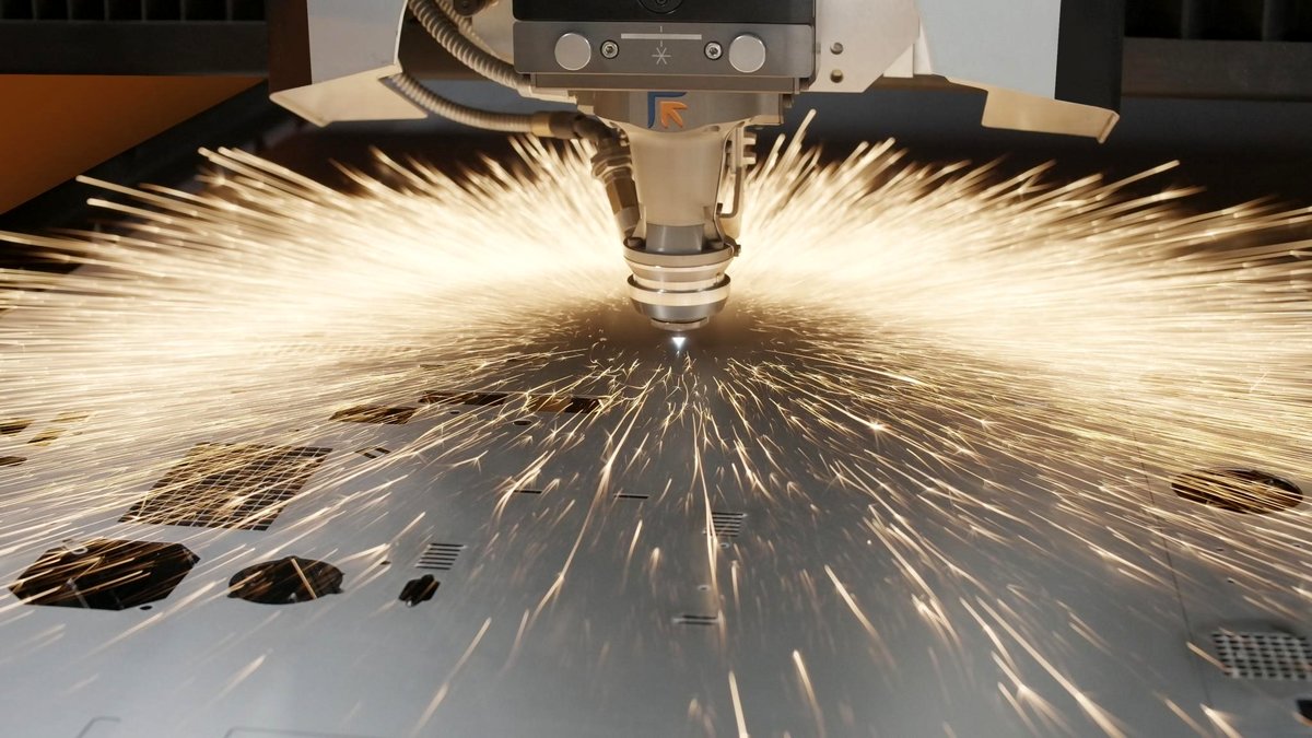 برش لیزری یا واترجت ؟ کدام بهتر است ؟