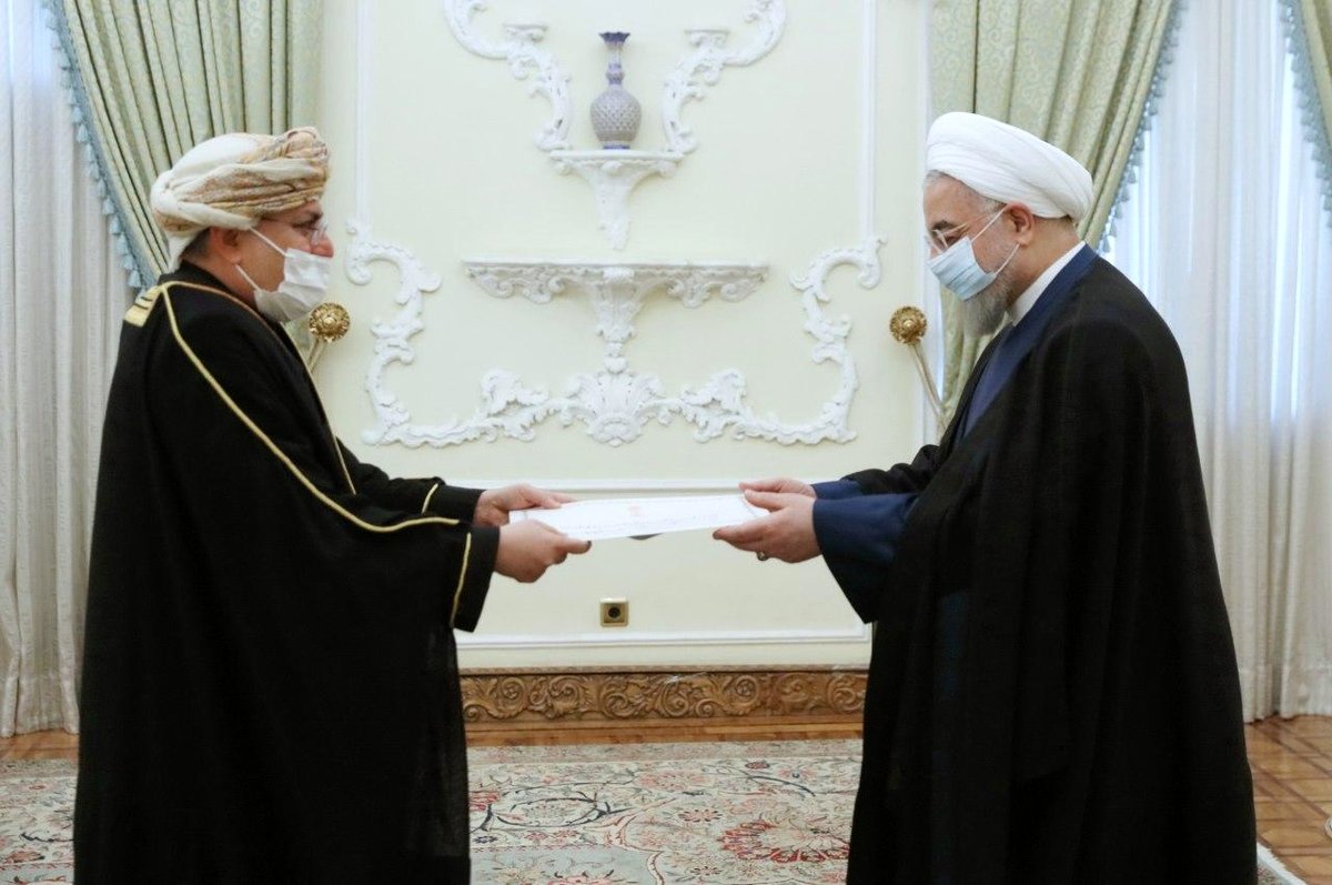 اظهارات روحانی به سفیر عمان درباره توسعه همکاریها