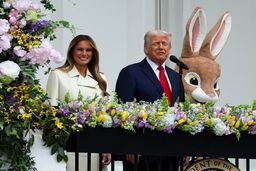 ترامپ و ملانیا داور تخم مرغ بازی در کاخ سفید شدند +  تصاویر