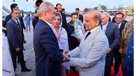 لحظه شلیک ٢١ گلوله توپ به افتخار رئیس جمهور ایران