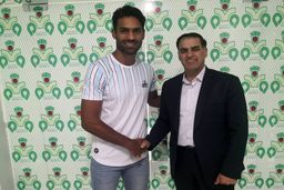 مدافع بلندقد ذوب آهن تمدید کرد (عکس)