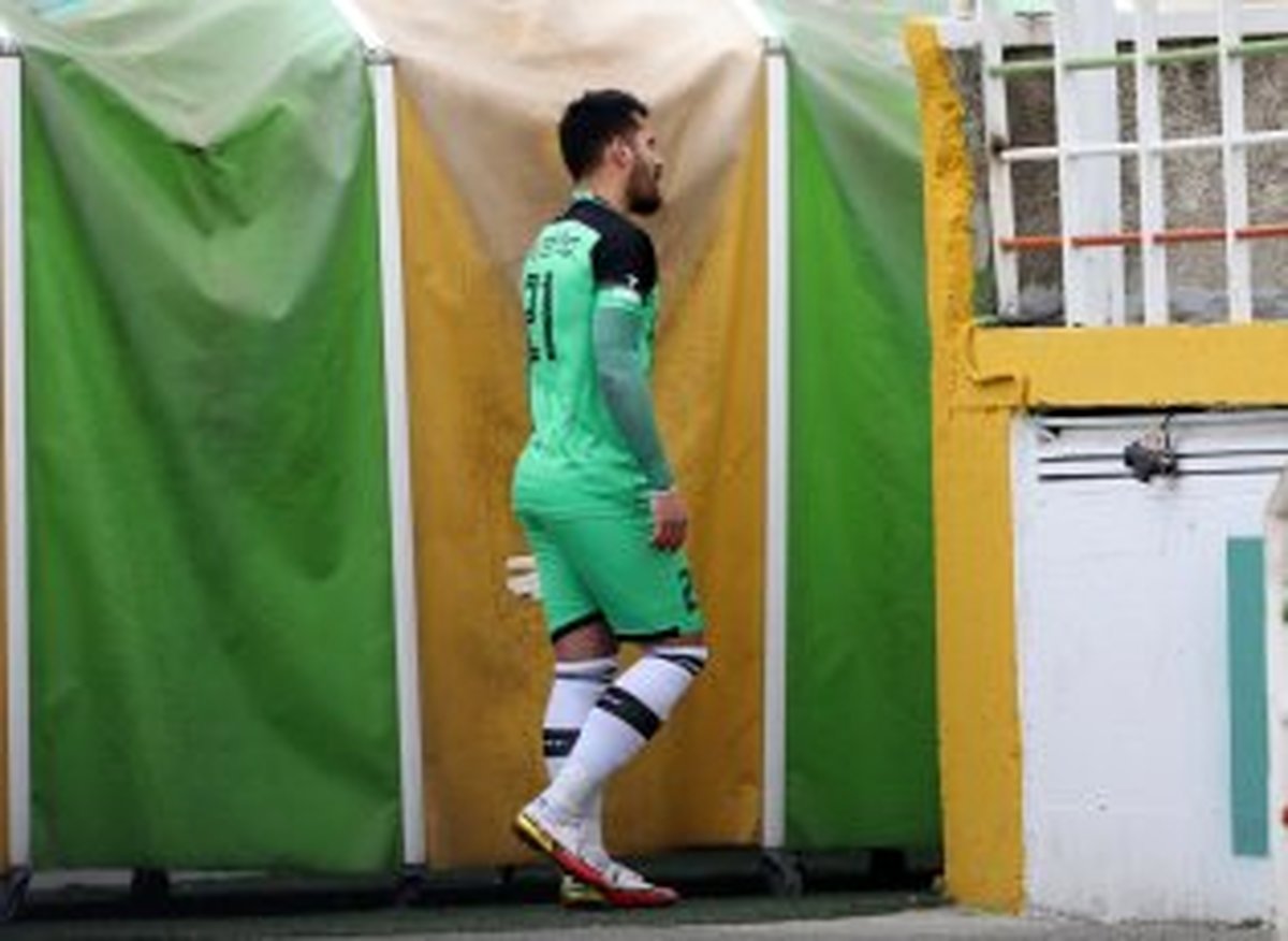 کرمانشاهی: از آقا مجتبی و کل تیم پیکان عذر میخواهم