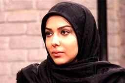 سلفی لیلا اوتادی در ماشین لاکچری اش | گوشی میلیاردی لیلا اوتادی چیست؟